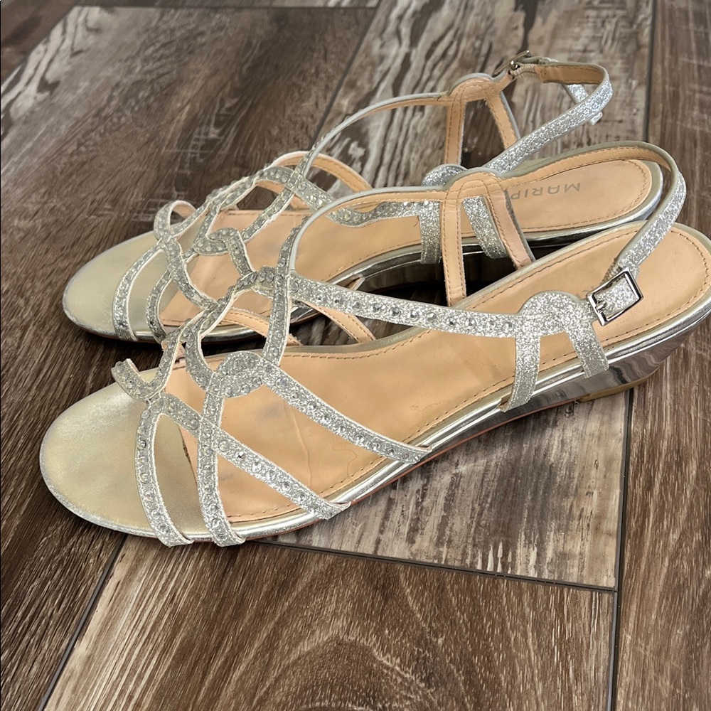 Maripe Celina silver size 9.5M wedge dress shoe for women
